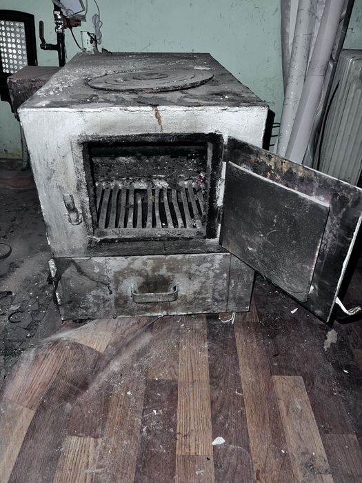 Продам печку на дровах