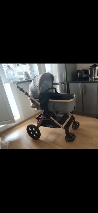 Продам коляску 2в1