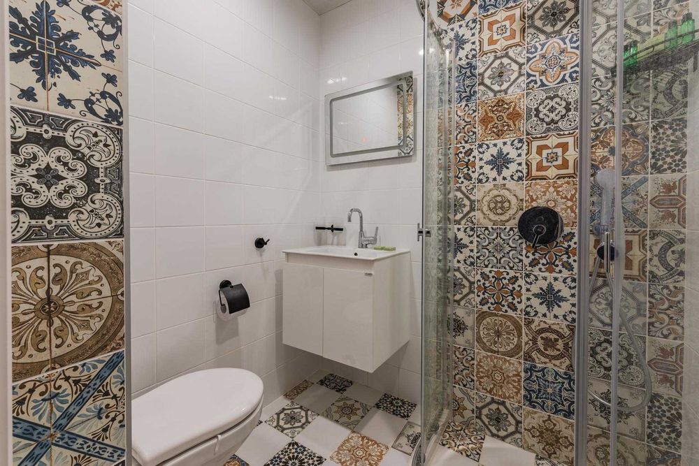 Луксозна къща с басейн, голям двор - парк, лятна веранда