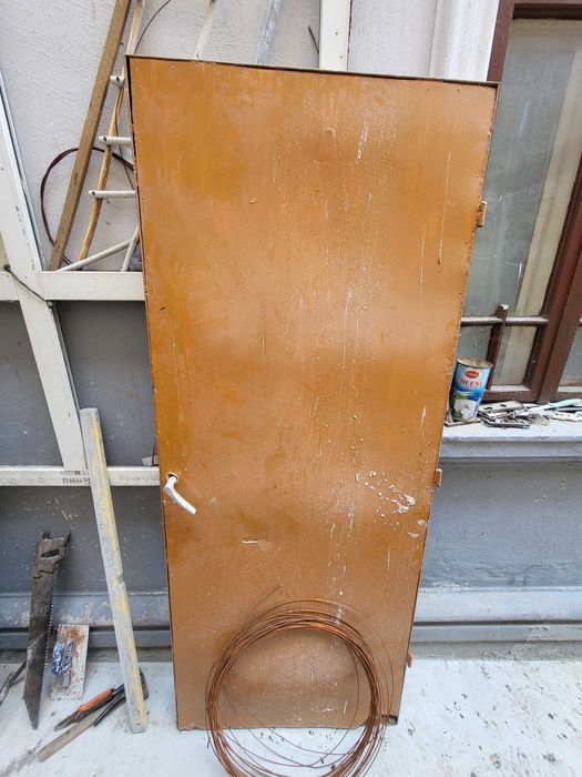 Usa metalica exterior