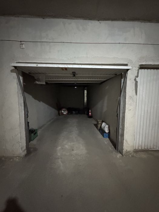 Дава се под наем Гараж / Паркомясто в София, Връбница 2 - 18 кв.м за 127.5 € - Снимка #1