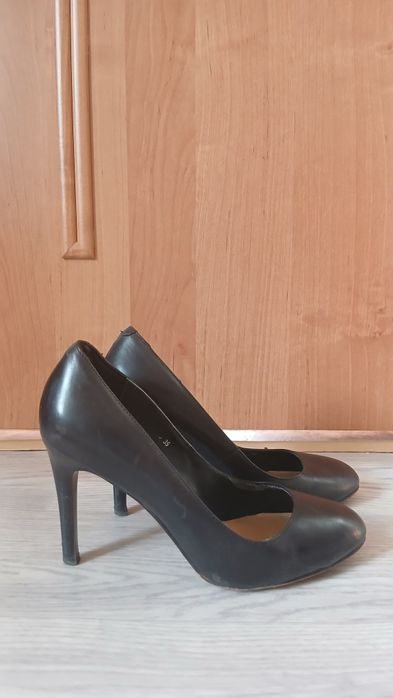 Продаю обувь в хорошем состояний