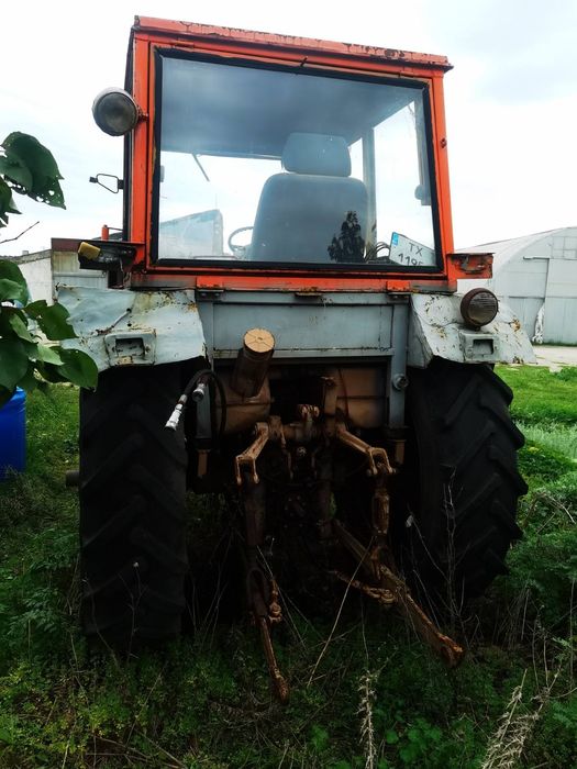 Трактор Болгар ТК 82 с предно.