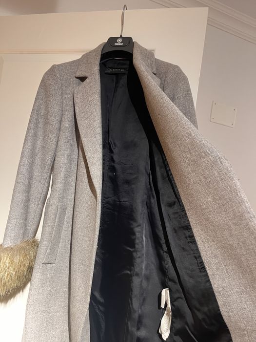 Vand palton gri Zara marimea XS S cu blanita la maneci cordon in talie