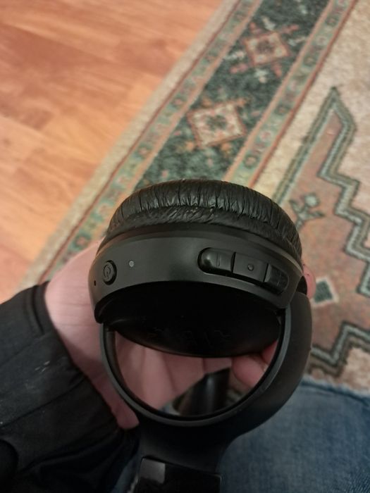 Căști Bluetooth JBL Tune 520BT – stare bună