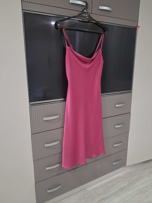 Продам кофточку, платья