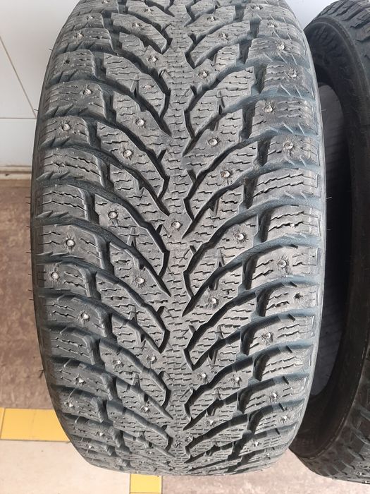 Продам шины 235/45/18 нокиан