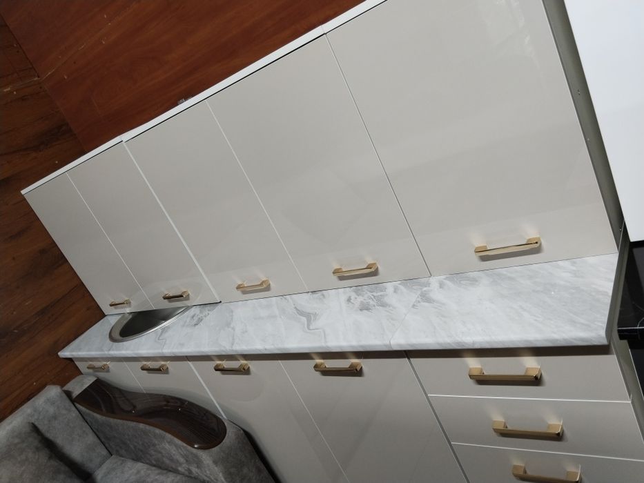 Кухынный мебель!!