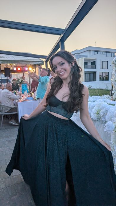 Бална рокля от 2 части- бюстите и дълга пола с цепка