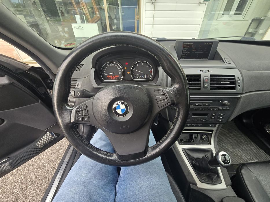 Vând bmw x3 din 2004