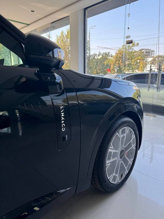 Lynk & Co 900 gibrid
