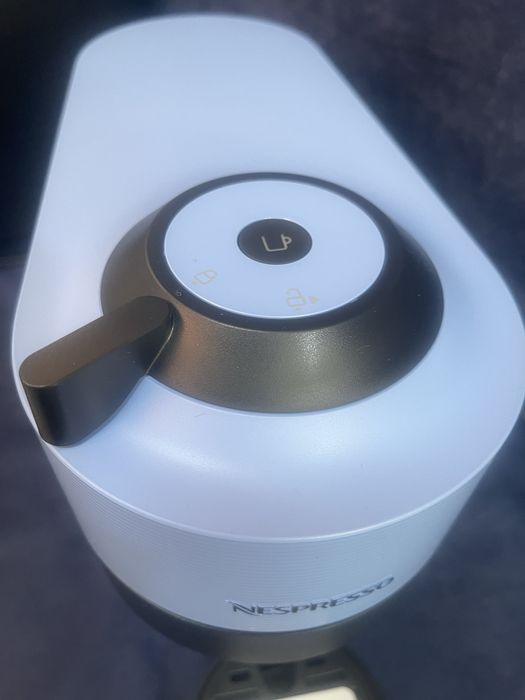 Кафемашина Nespresso Delonghi Vertuo Pop