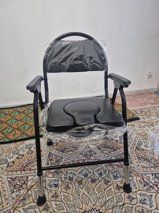 Продам кресло туалет