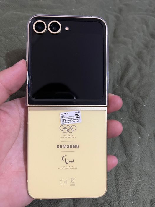 Олимпийский смартфон Самсунг Z Flip 6
