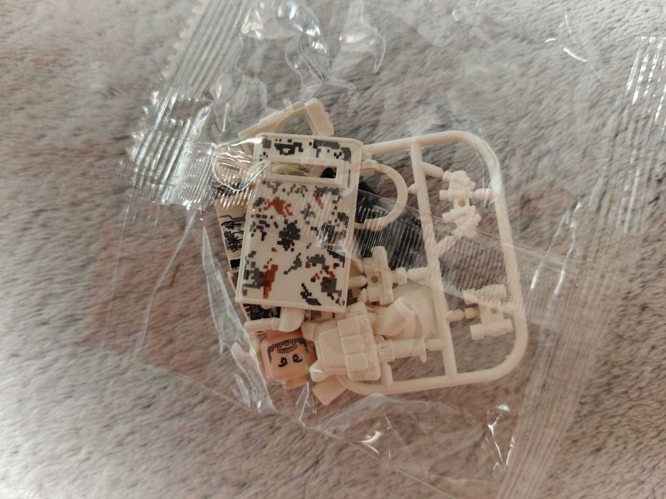 Set 24 figurine soldati tip Lego cu accesorii