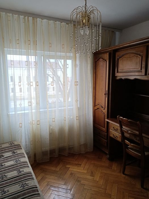 Vând apartament 4 camere Arad Calea Aurel    Vlaicu  (N )