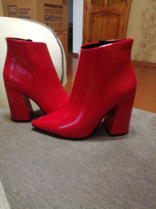 Продаю ботильоны