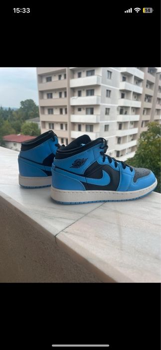 Jordan 1 Mid University Blue