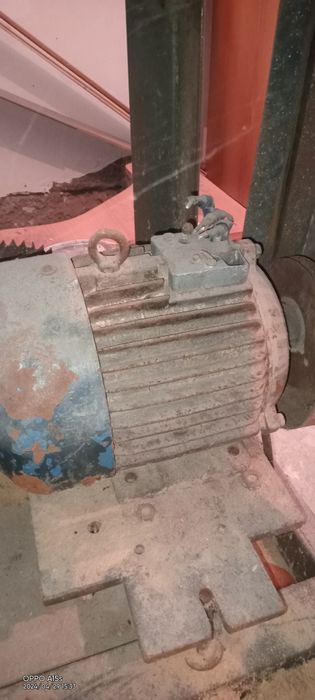 Элкектродвигатель бу 3х фазный