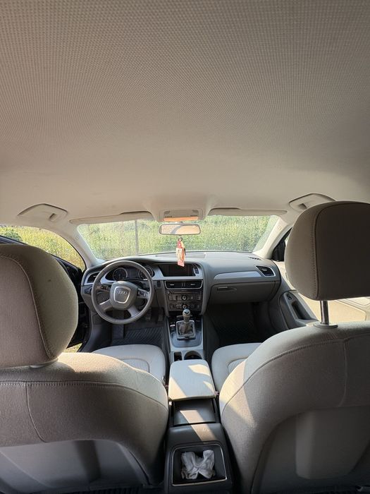 Se vinde Audi A4B8
