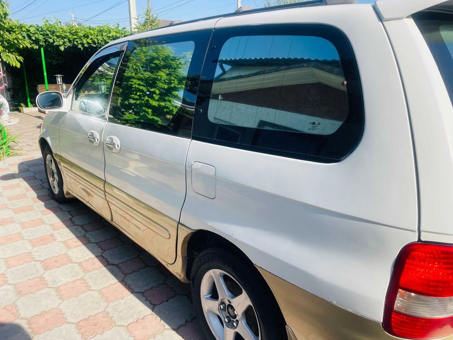 продам авто  KIA CARNIVAL