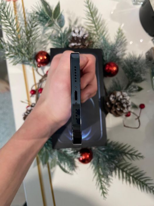 Продам Айфон 12 Про Макс 128Г