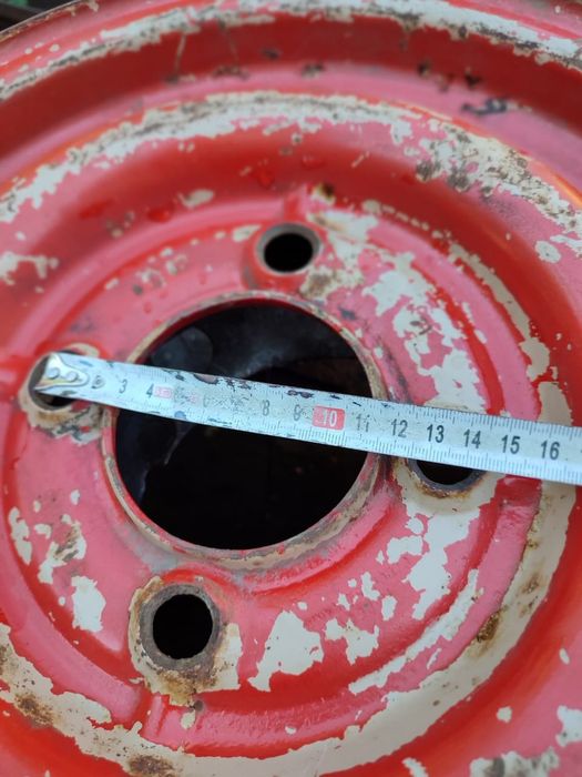 Продам резину с дисками и диски на Волгу