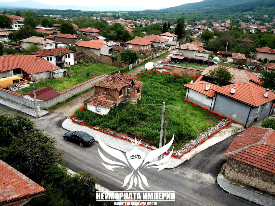 Продавам стара къща 65РЗП с хубав равен двор 771кв. в село Тополово