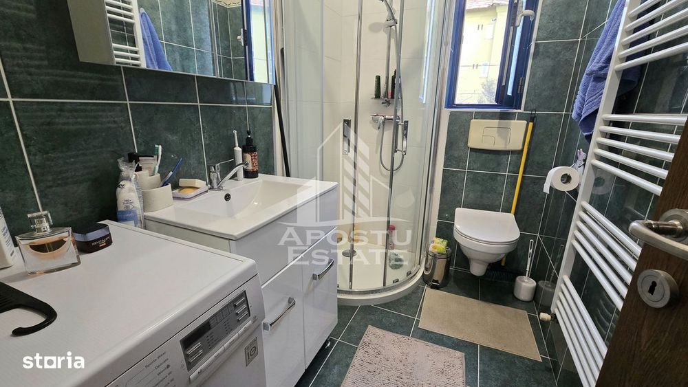 Apartament de vanzare cu 2 camere, centrala proprie, zona Ronat