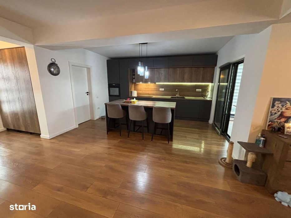 Berceni - Miorita -240 mp utili- 220.000 euro la cheie , PARTICULAR