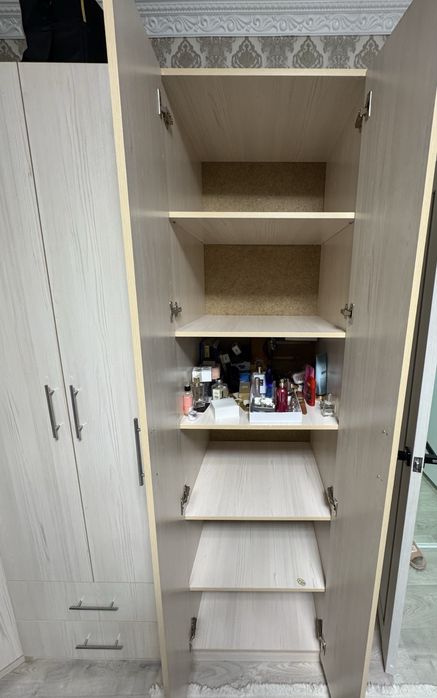 Угловой шкаф для одежды