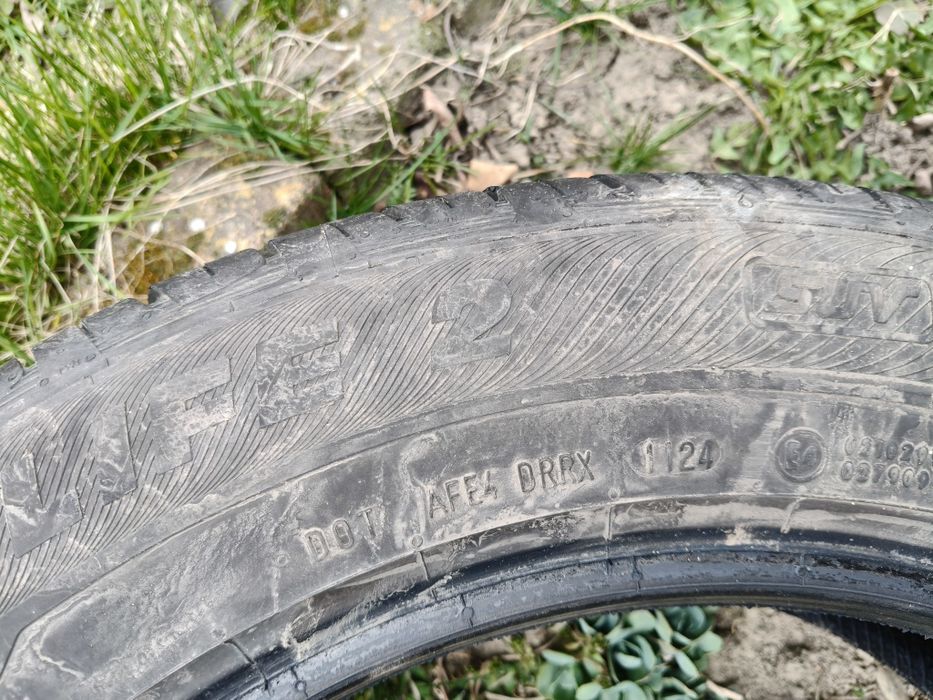 Vând 4 cauciucuri de vara 225/60 R18