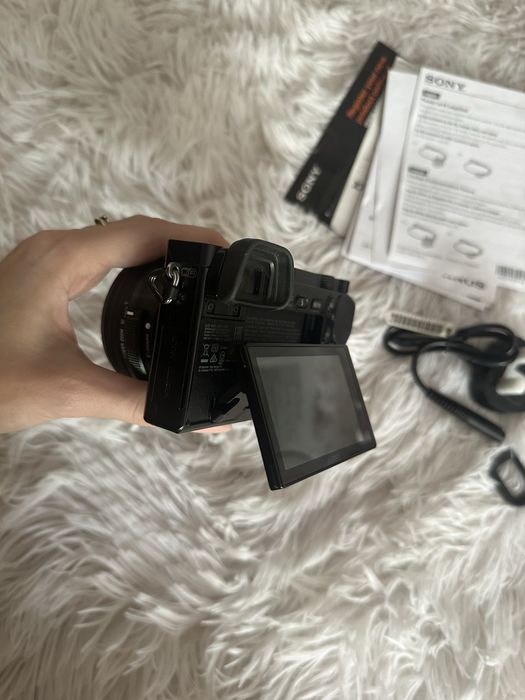 Sony Alpha A6000 + объектив 16–50 мм OSS