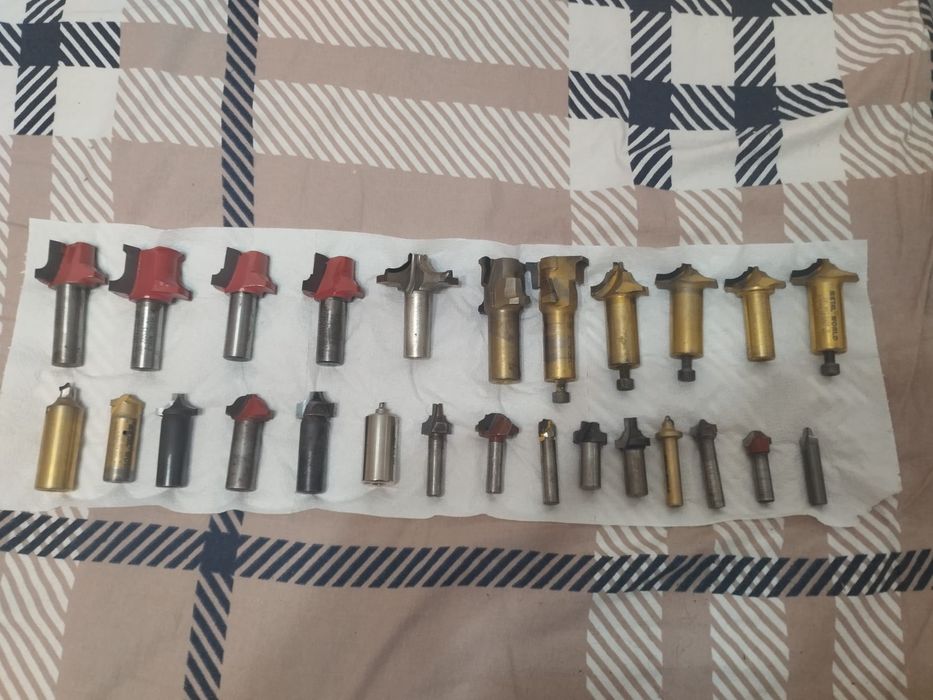 Freze cnc diferite dimensiuni și profile