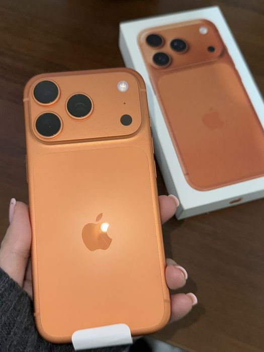 Продам 17 про 256гб