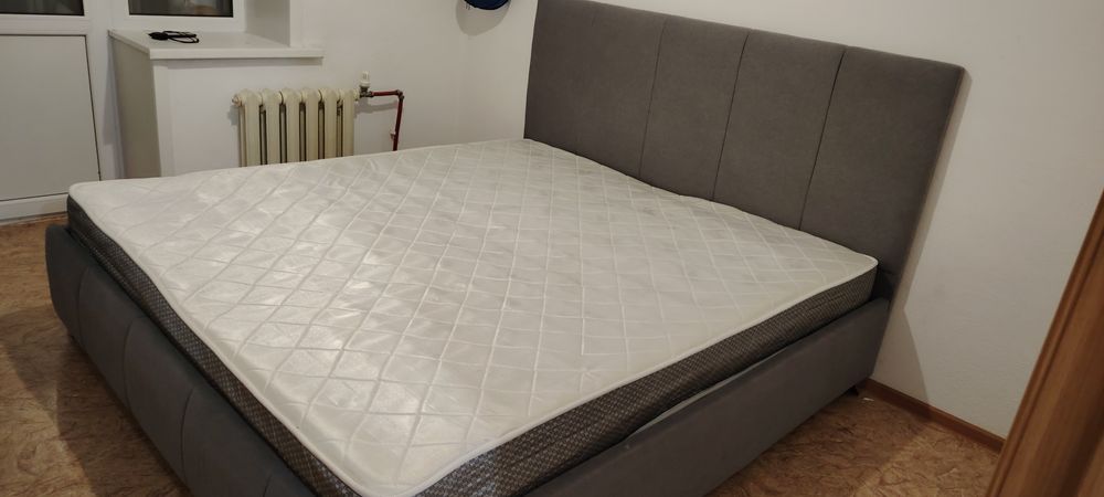 Продам кровать механизмы рабочие покупали в августе