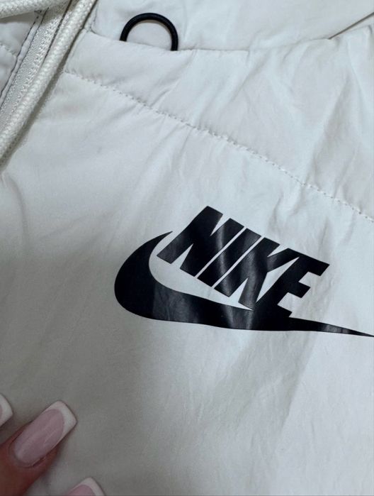 Зимно яке Nike.