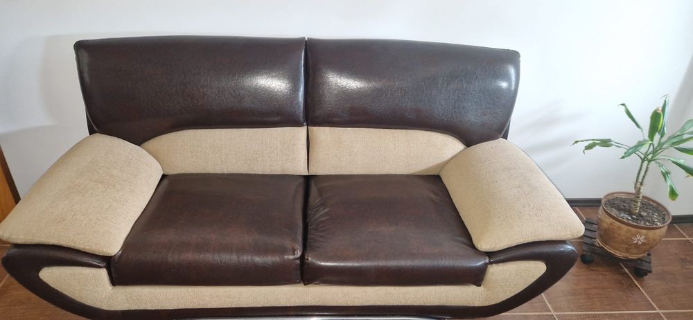 Vand canapea extensibila din piele