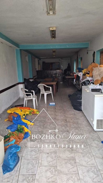 Продавам къща в гр. Долни Чифлик