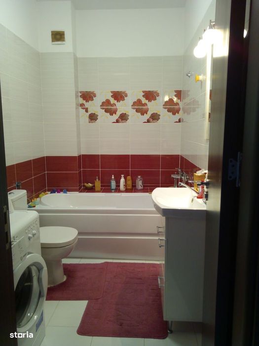 Vede din camera Padurea Rosu la200m, STB 200 m,etj 2 din3,lift,mobilat