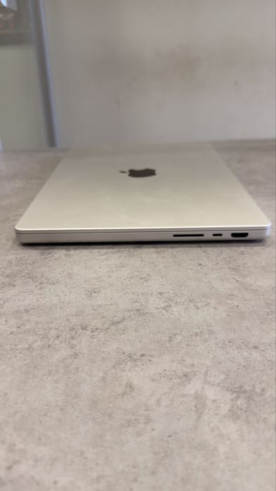 Macbook Pro 14' M4 PRO 512 24 RAM 35 цикъла