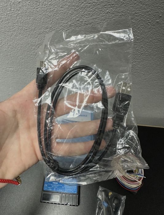 GPS трекер Teltonika FM5300