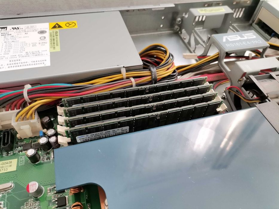 Server Asus RS161-E4 dual CPU Opteron + 8x2Gb - 16 Gb Ram