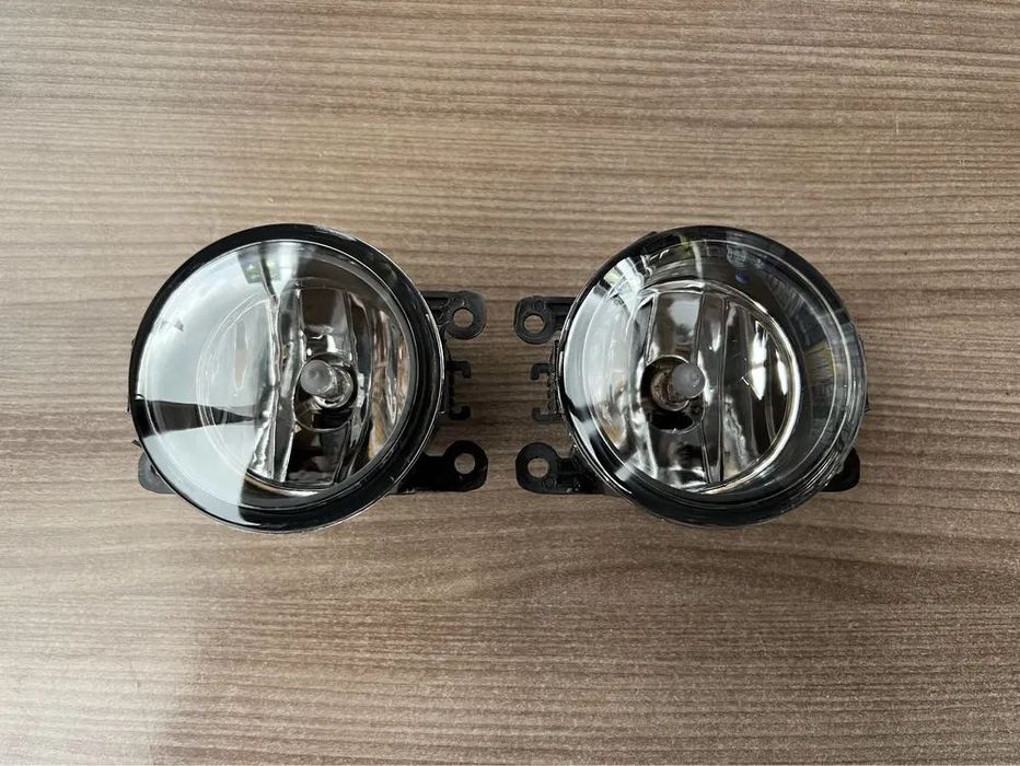 Противотуманка от Pajero 4