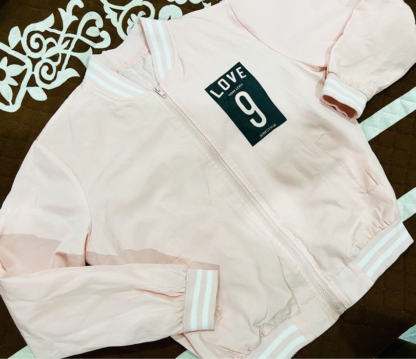 Продам бомбер Продам бомбер