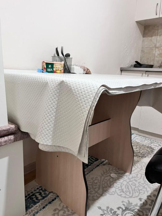 Стол со стульями