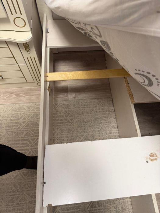 Продам спальный гарнитур