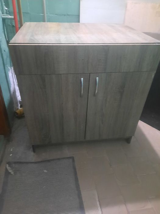 Продам стол-шкаф,торг