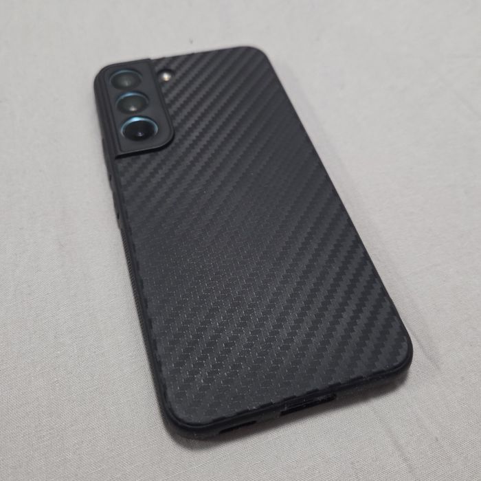 Samsung Galaxy S22 с протектор и 6 калъфа