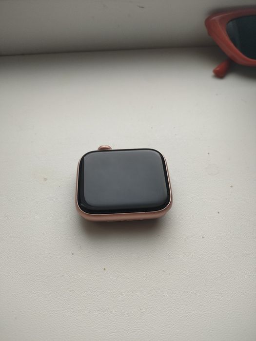 Apple watch se 44мм  60 000тг